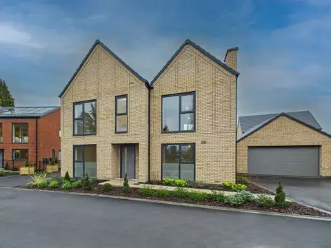 4 bedroom detached house for sale