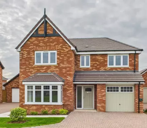 4 bedroom detached house for sale
