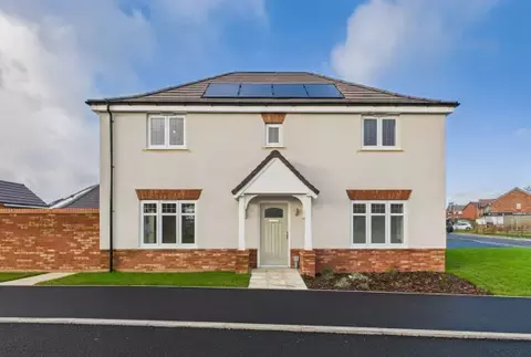 4 bedroom detached house for sale