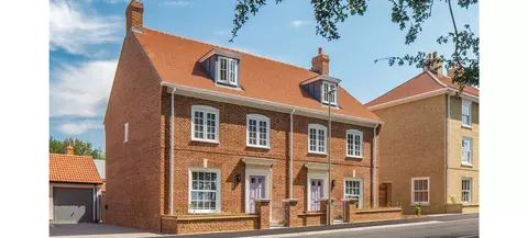 Studio semi detached house for sale