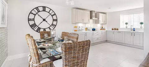 4 bedroom end terraced house for sale