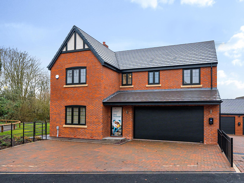5 bedroom detached house for sale
