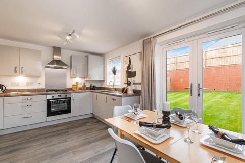 3 bedroom end terraced house for sale