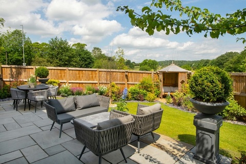 3 bedroom end terraced house for sale