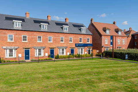 3 bedroom end terraced house for sale