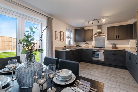 3 bedroom end terraced house for sale