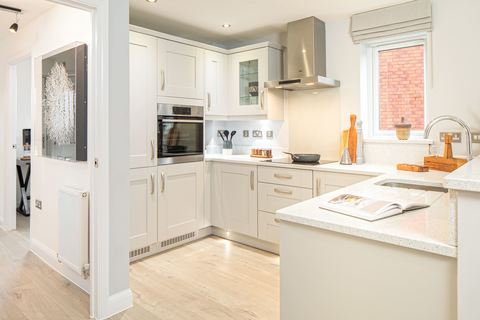 3 bedroom end terraced house for sale