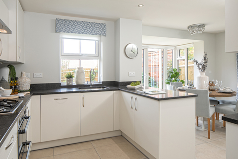 4 bedroom end terraced house for sale