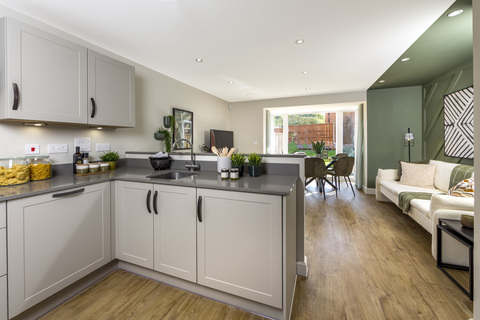 3 bedroom end terraced house for sale