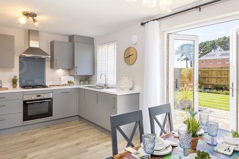 3 bedroom end terraced house for sale