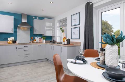 3 bedroom end terraced house for sale