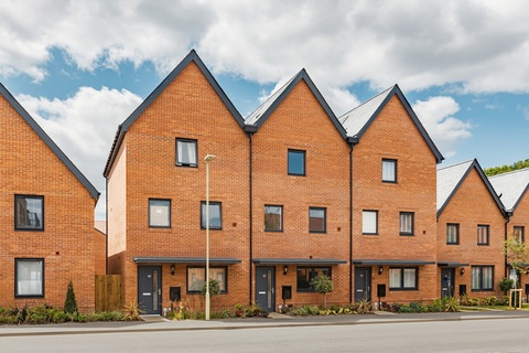 3 bedroom end terraced house for sale