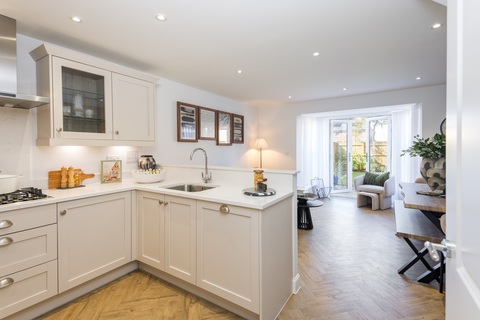 3 bedroom end terraced house for sale