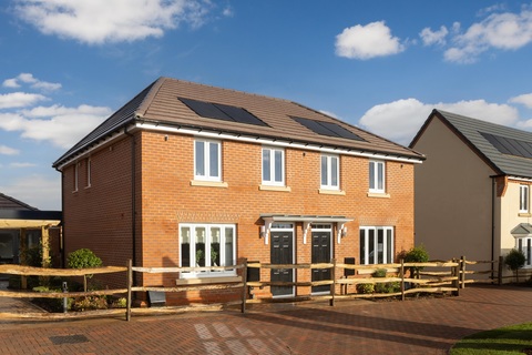 3 bedroom end terraced house for sale