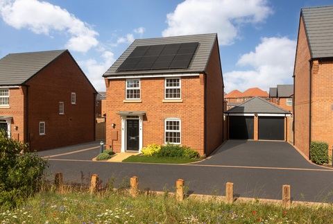 4 bedroom detached house for sale