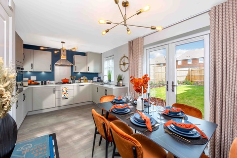 3 bedroom end terraced house for sale