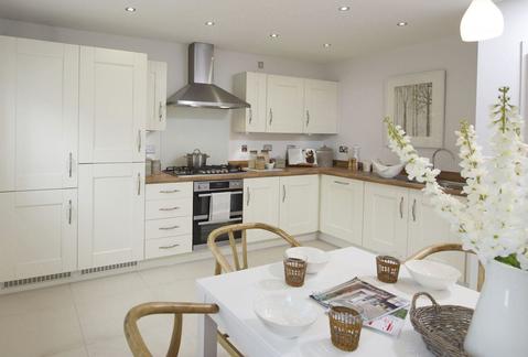 4 bedroom end terraced house for sale