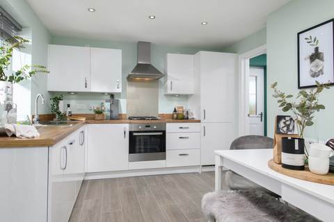 3 bedroom end terraced house for sale