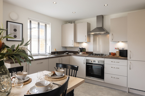 3 bedroom end terraced house for sale