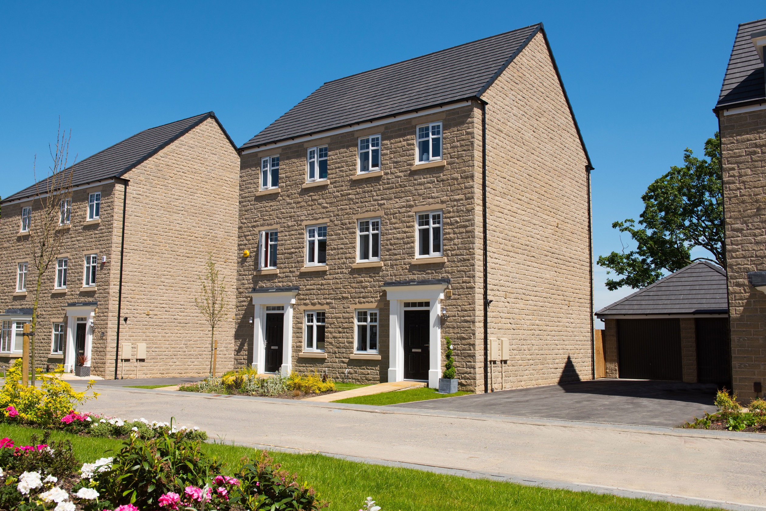 3 bedroom end terraced house for sale