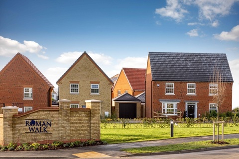 Studio semi detached house for sale