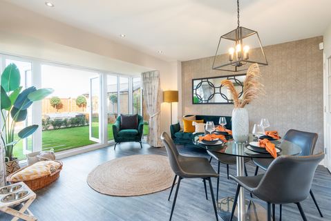 5 bedroom detached house for sale