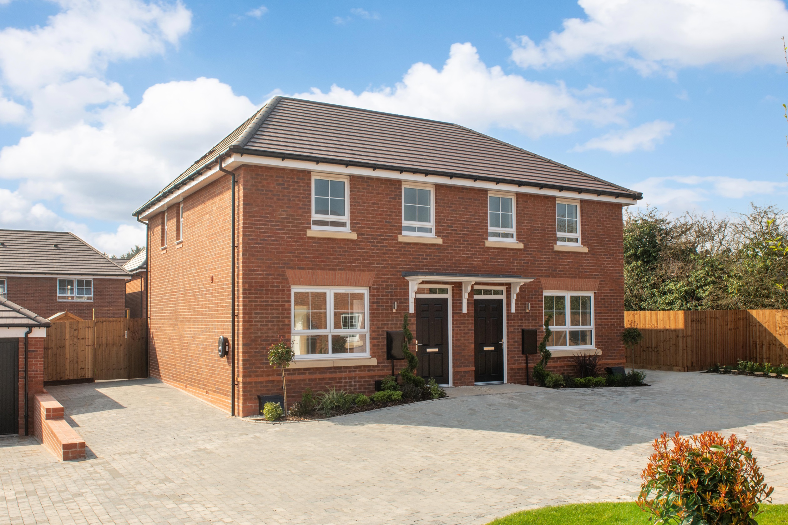 3 bedroom semi detached house for sale