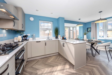 4 bedroom end terraced house for sale