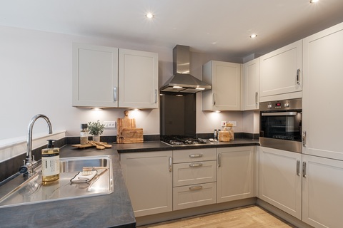 3 bedroom end terraced house for sale