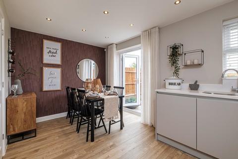 3 bedroom end terraced house for sale