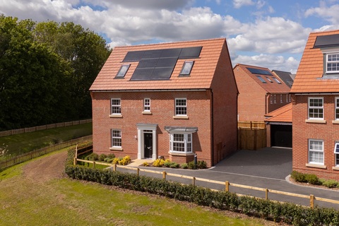 5 bedroom detached house for sale