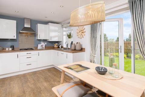 3 bedroom end terraced house for sale