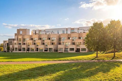 2 bedroom maisonette for sale