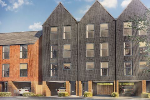 4 bedroom terraced house for sale
