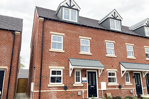 3 bedroom terraced house for sale