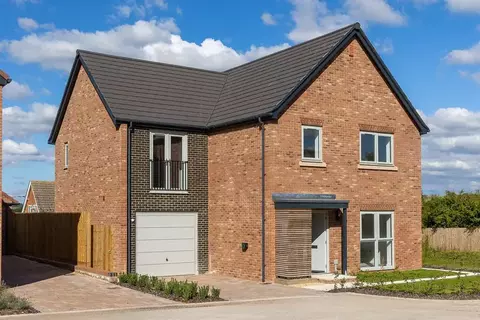 5 bedroom detached house for sale