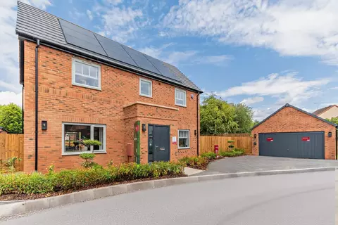 4 bedroom detached house for sale