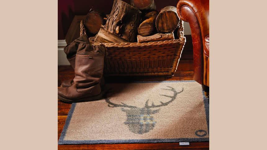 Stag hug rug (Modern Rugs)