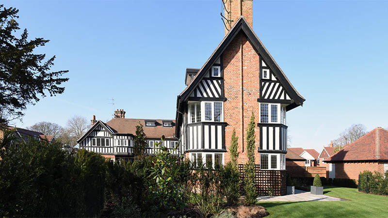 'The Lodge House' at Winchfield View