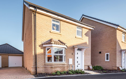 4 bedroom detached house for sale