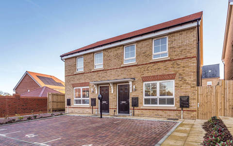 2 bedroom detached house for sale