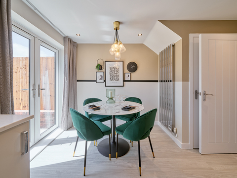 3 bedroom end terraced house for sale