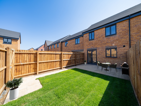 2 bedroom end terraced house for sale