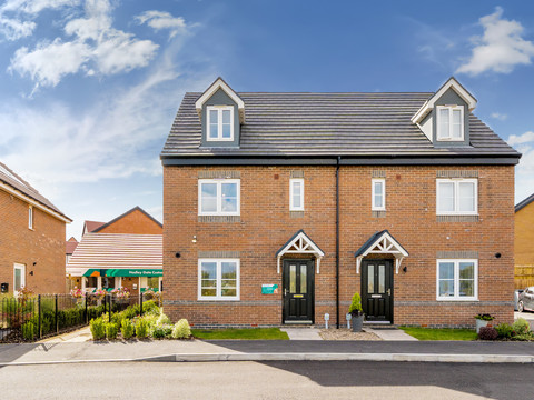 4 bedroom end terraced house for sale