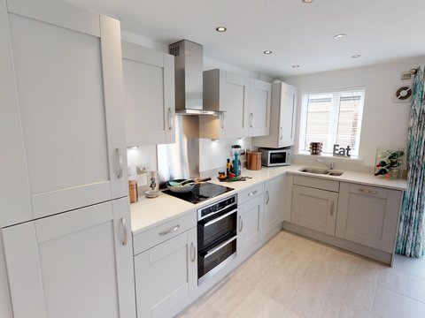 3 bedroom end terraced house for sale