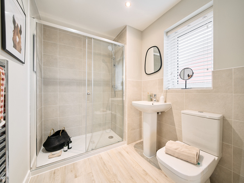 3 bedroom end terraced house for sale
