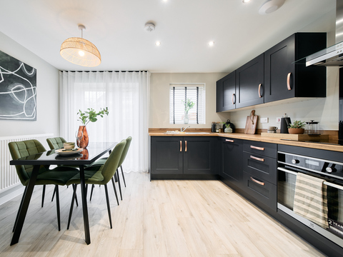 3 bedroom end terraced house for sale