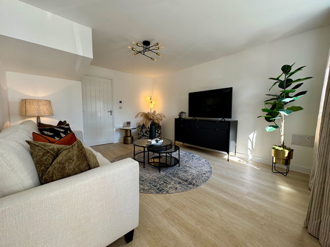 3 bedroom end terraced house for sale