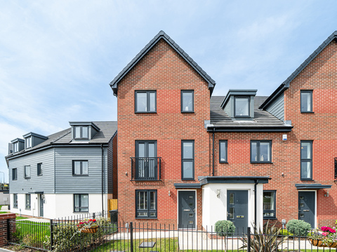 3 bedroom end terraced house for sale