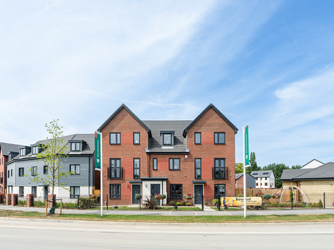 3 bedroom end terraced house for sale